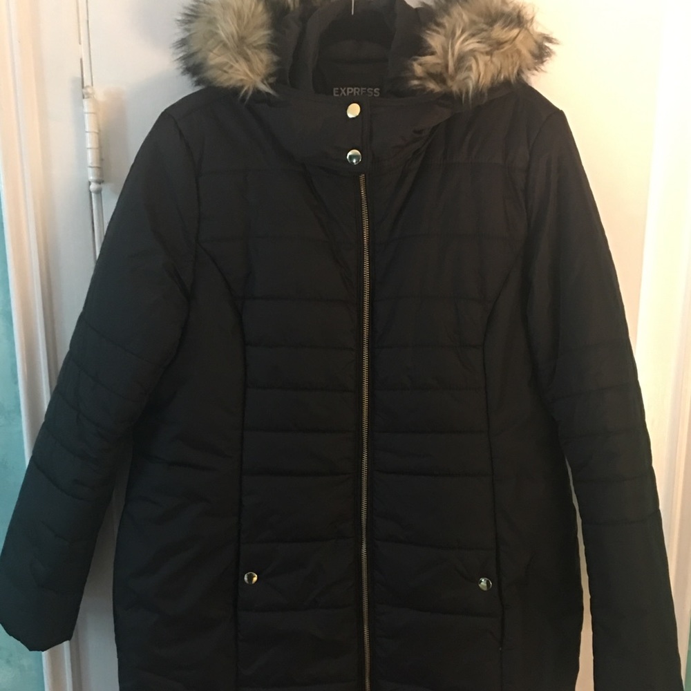 Express Long Puffer Cost with Hood Size XL 🔥